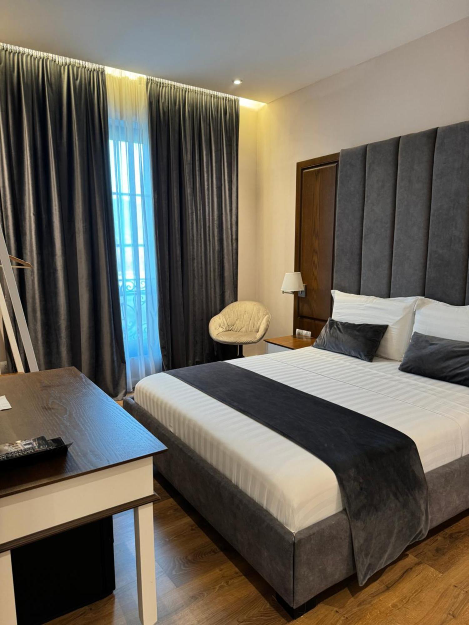 Arberia Palace Hotel Fushe Milot Extérieur photo